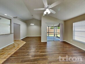 5318 Southwick Dr in Tampa, FL - Building Photo - Building Photo