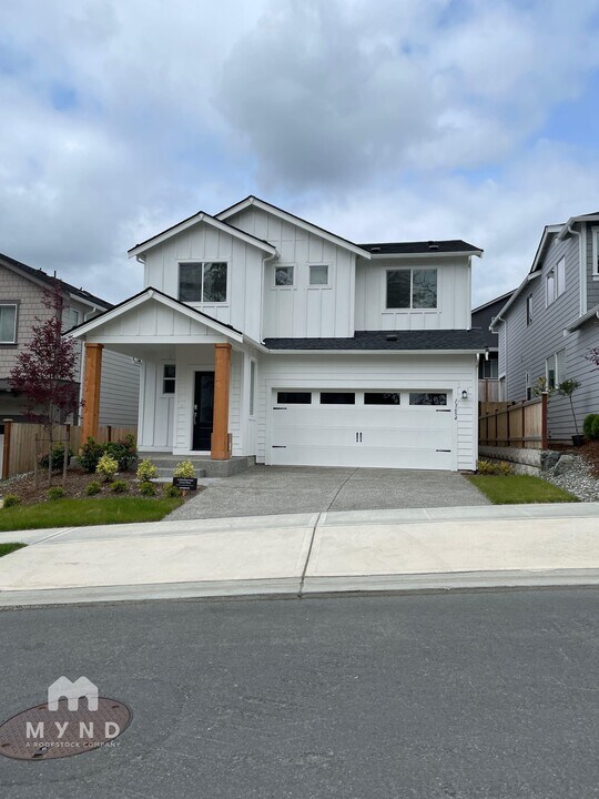 13654 201 Ave SE in Monroe, WA - Building Photo
