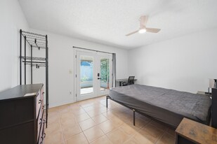 2007 Mandalay Ct in Oldsmar, FL - Building Photo