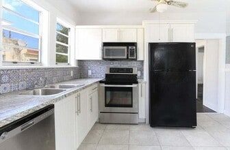 4009 Garden Ave in West Palm Beach, FL - Building Photo - Building Photo