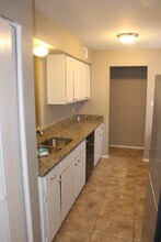 1604 Summer Creek Ct in Austin, TX - Building Photo - Building Photo