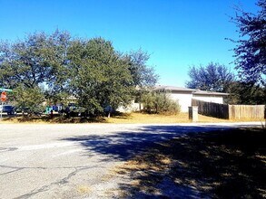 21637 Boggy Ford Rd in Lago Vista, TX - Building Photo - Building Photo