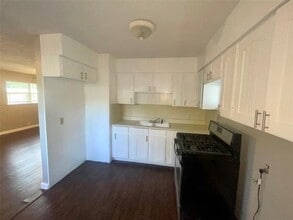 607 W Atchley Dr in Alvarado, TX - Building Photo - Building Photo