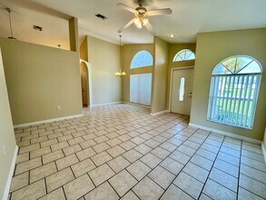 5719 Lake St in Mount Dora, FL - Foto de edificio - Building Photo