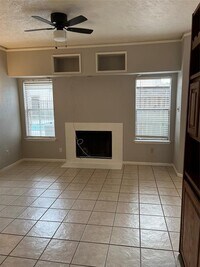 2011 Spenwick Dr photo'