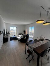10 Aragon Ave, Unit 1417 in Miami, FL - Building Photo - Building Photo