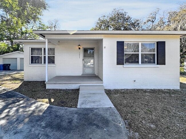 1009 N Forbes Rd in Plant City, FL - Building Photo - Building Photo