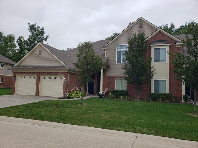 property at 14261 Shadywood Dr