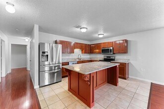 3515 Jenny Dale Dr in Dallas, TX - Foto de edificio - Building Photo