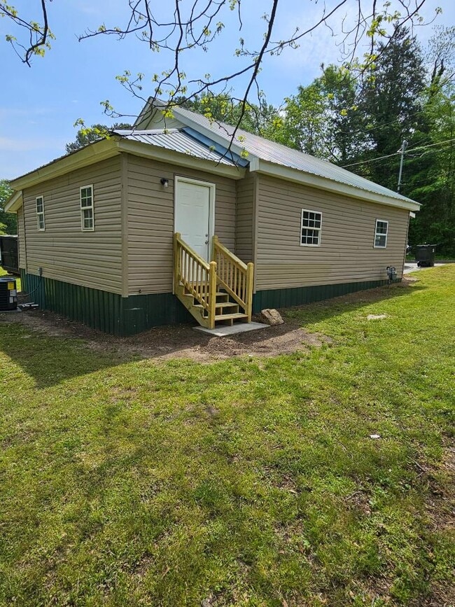 182 Hughes St in Toccoa, GA - Building Photo - Building Photo