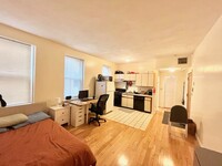 1423 Commonwealth Ave, Unit 204 in Boston, MA - Building Photo - Building Photo