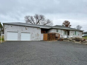 1003 Powers Ave in Lewiston, ID - Building Photo - Building Photo