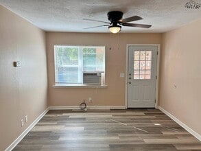 102 Ave G in Burkburnett, TX - Building Photo - Building Photo