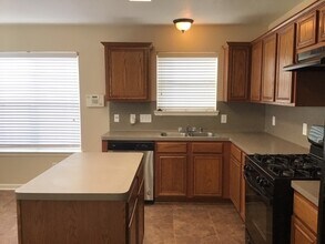 18018 Melissa Springs Dr in Tomball, TX - Foto de edificio - Building Photo