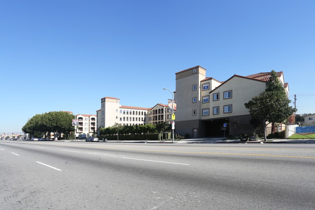 West Angeles Villas in Los Angeles, CA - Building Photo