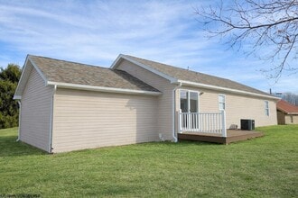 1002 Bakers Ridge Rd, Unit 1B in Morgantown, WV - Foto de edificio - Building Photo