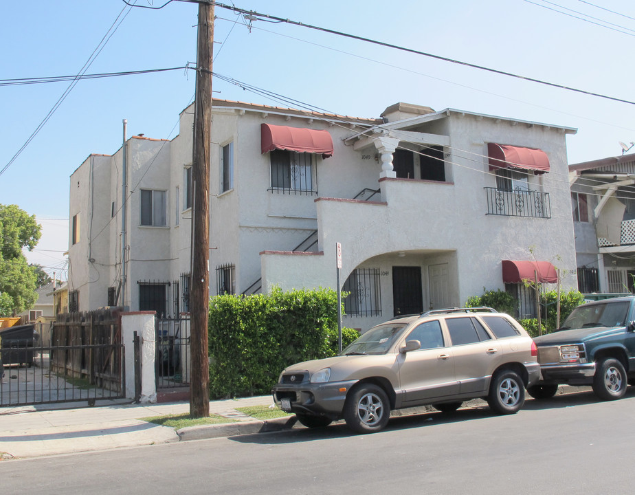 1049 W 43rd St in Los Angeles, CA - Building Photo
