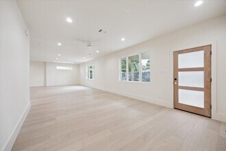 3709 Brookwoods Dr in Houston, TX - Building Photo - Building Photo