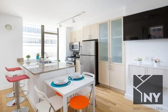 126 Pearl St, Unit 19F in New York, NY - Building Photo - Building Photo