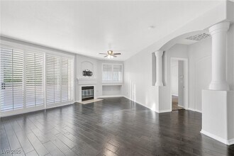 1405 San Juan Hills Dr, Unit 203 in Las Vegas, NV - Building Photo - Building Photo