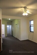 2254 N Southport Ave, Unit 1 in Chicago, IL - Building Photo - Building Photo