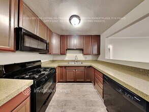 8159 Beeman Ave in Los Angeles, CA - Foto de edificio - Building Photo