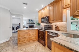 6060 Perthshire Ln in Ft. Myers, FL - Building Photo - Building Photo