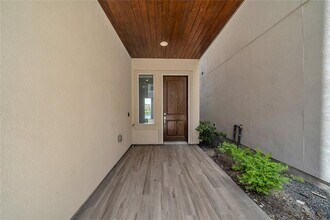 1906 Pueblo Nuevo Path in Houston, TX - Building Photo - Building Photo