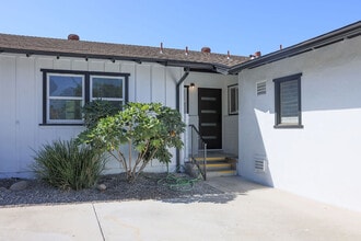 8751 Chantilly Ave in San Diego, CA - Building Photo - Building Photo