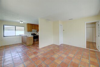 805 NE 40th St, Unit 1 in Oakland Park, FL - Building Photo - Building Photo