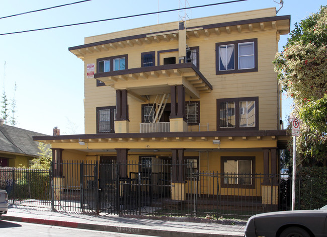 145 Douglas St in Los Angeles, CA - Building Photo - Building Photo