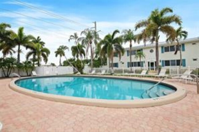 1801 NE 62nd St, Unit 130 in Fort Lauderdale, FL - Building Photo - Building Photo