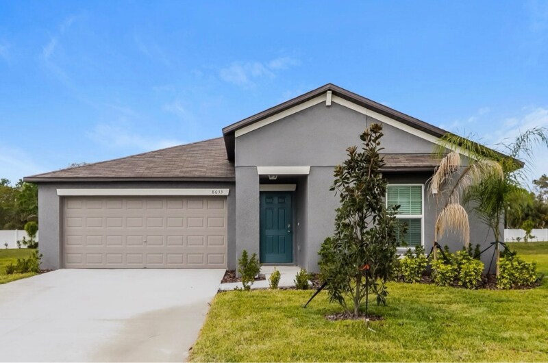 8633 40th Cir E in Palmetto, FL - Building Photo