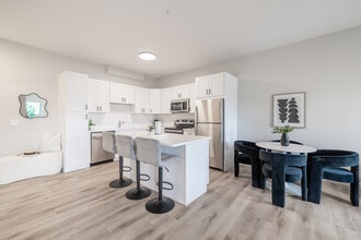 Briggs Crossing in Attleboro, MA - Building Photo - Interior Photo