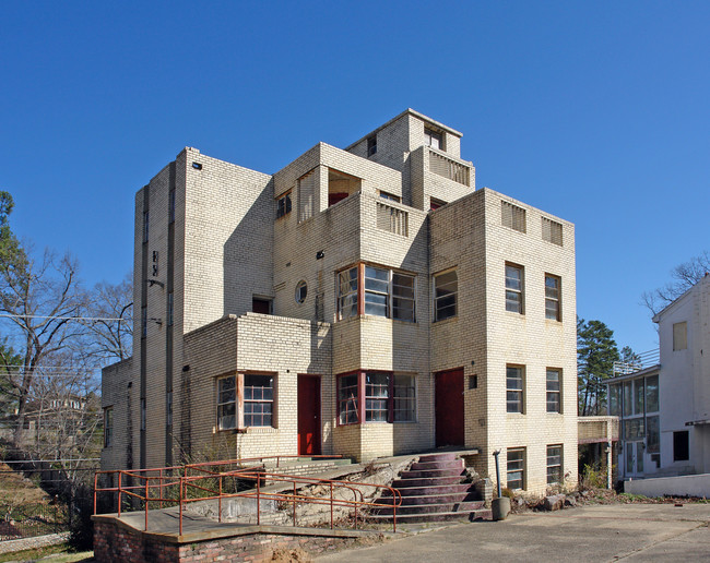 1100 Park Ave in Hot Springs National Park, AR - Foto de edificio - Building Photo