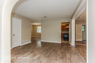 5110 Dostie Dr S in Jacksonville, FL - Foto de edificio - Building Photo