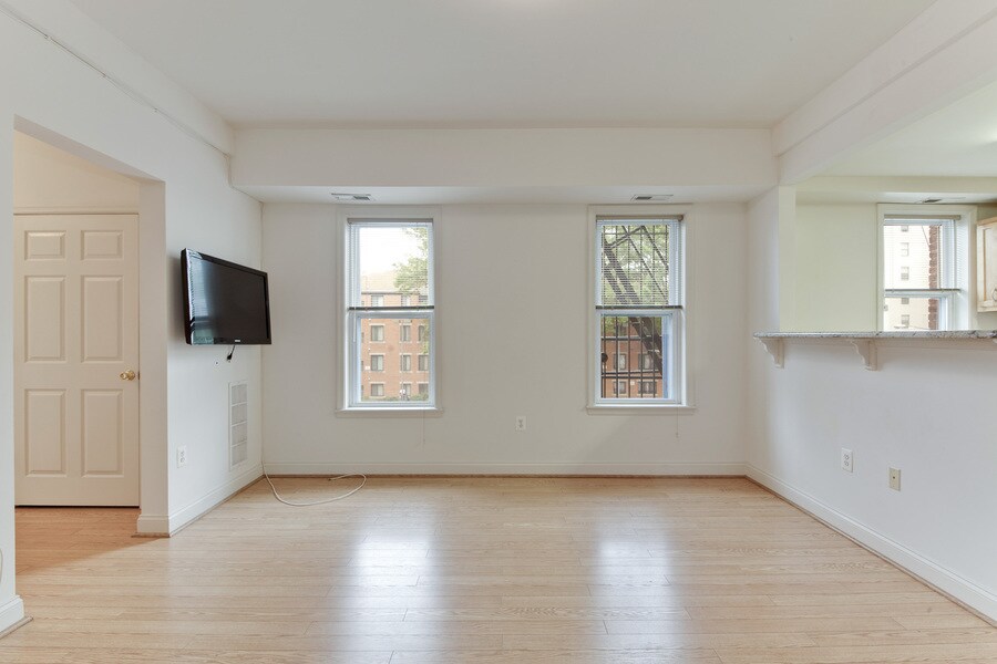 1340 Fairmont St NW in Washington, DC - Building Photo