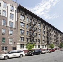 22-40 Post Ave in New York, NY - Building Photo