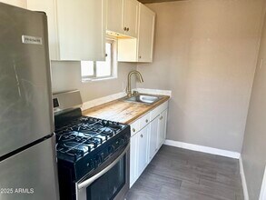 2135 W Hadley St in Phoenix, AZ - Building Photo - Building Photo