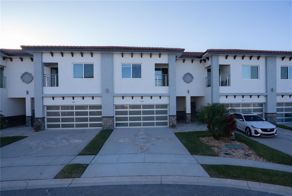 1952 Greenbriar Ter in Davenport, FL - Building Photo