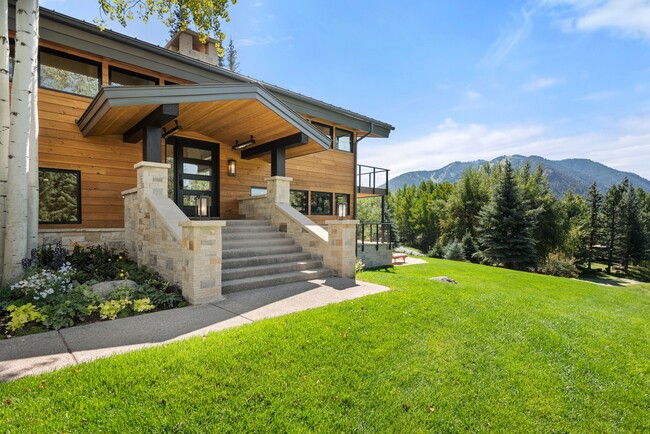 59 Herron Hollow Dr in Aspen, CO - Foto de edificio - Building Photo