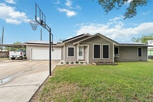 9946 Algiers Rd in Houston, TX - Building Photo