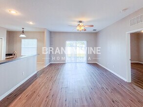 1837 Atlantic Dr in Ruskin, FL - Foto de edificio - Building Photo