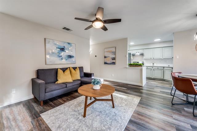 2100 Rainbow Dr in Arlington, TX - Building Photo - Building Photo