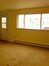 24 Wedgewood Dr in Griswold, CT - Building Photo - Building Photo