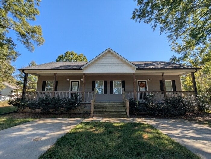 555 Park Cir in Salisbury, NC - Building Photo
