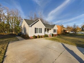 3706 Perthshire Ln in Colonial Heights, VA - Building Photo - Building Photo