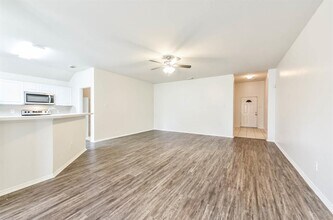 19822 River Breeze Dr in Tomball, TX - Building Photo - Building Photo
