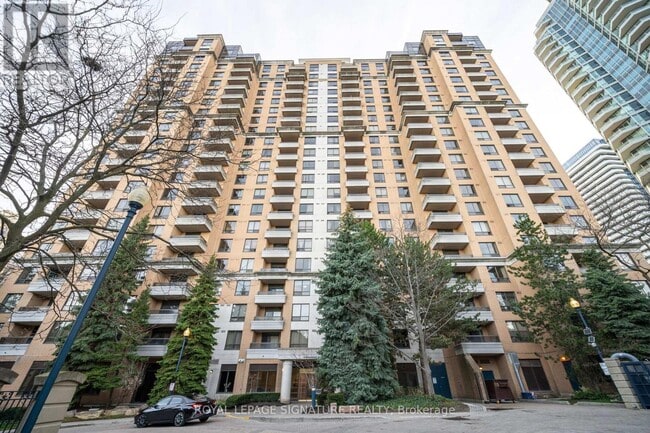 property at 18 Sommerset Way