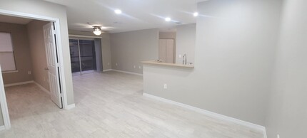 940 Village Trail in Port Orange, FL - Building Photo - Building Photo